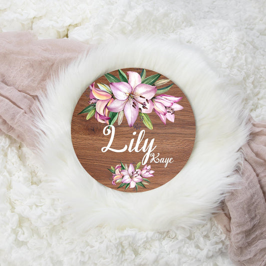 Round Wood Name Sign, Lily Floral F10