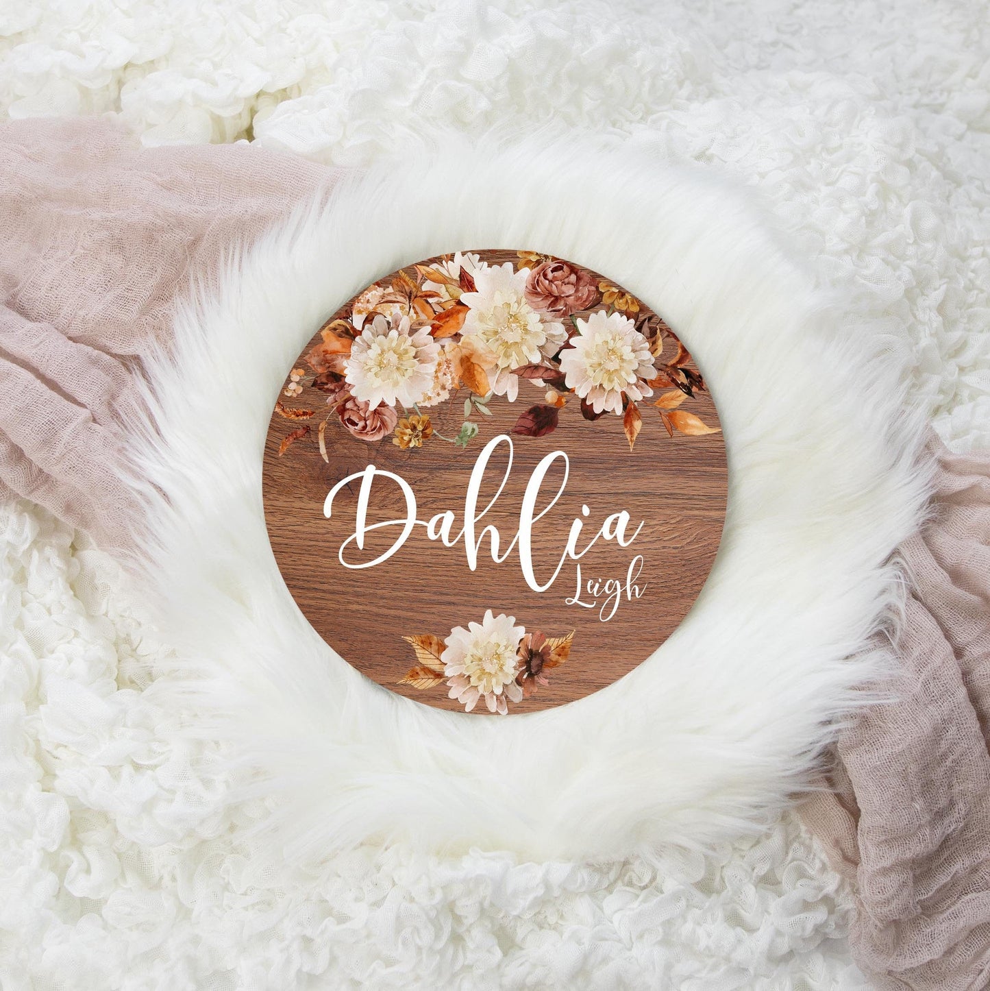 Round Wood Name Sign, Dahlia Floral F24